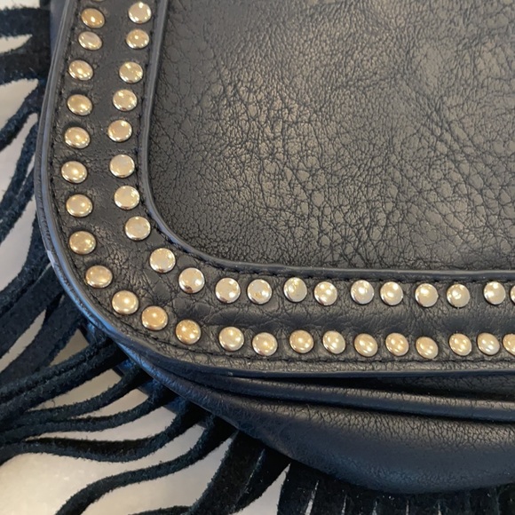 Vintage handbag with fringe. Adjustable and removable shoulder strap - Picture 3 of 11